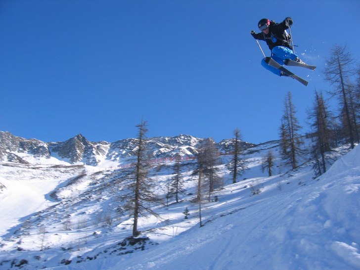 In the air. Foto: Otto Perhag. Åkare: Jacob Neckmar.