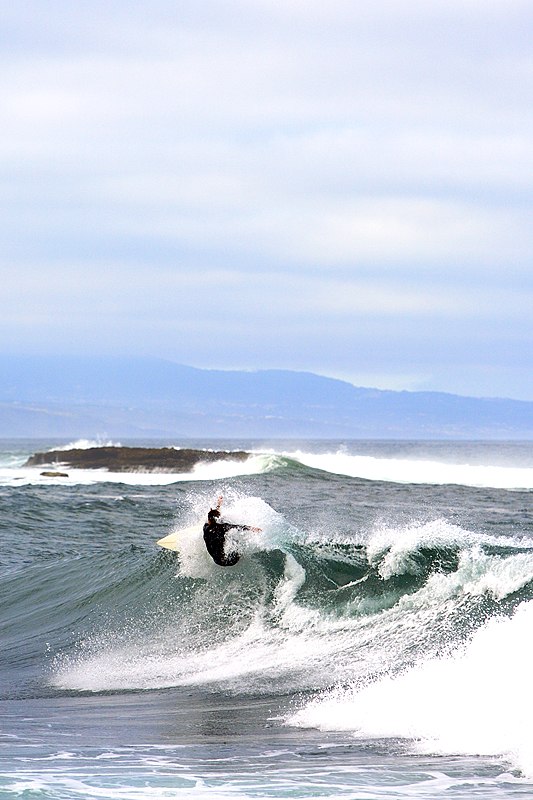 Tidig morgon på det berömda brytet Coxos.. Foto: Fredrik Ludvigsson. Åkare: Okänd.