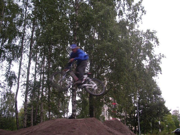 lite suddigt :p . Foto: Daniel Landell. Åkare: Robin Andersson.