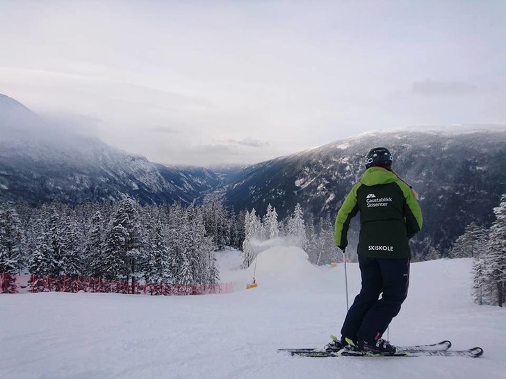 10 cm nysnø og -10
Pudder og ny preparert, det ka.