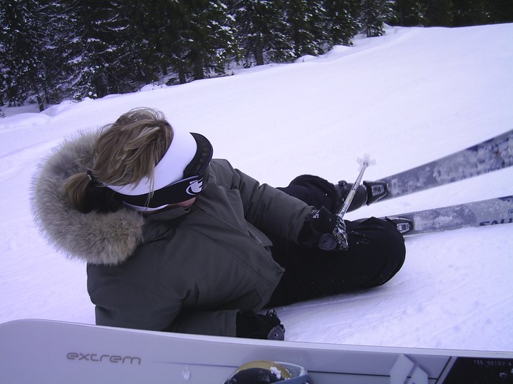 Hanna har sendrag i lilltån!  hahahha. Foto: Amanda Strömberg. Åkare: Hanna.