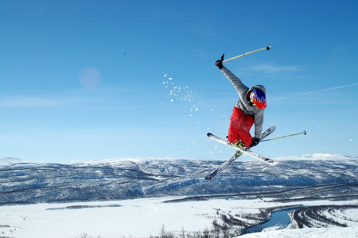 Jag plåtar brorsan i hemavan, landningen ska vi i. Foto: Jonas Tegman. Åkare: Santad Tegman.