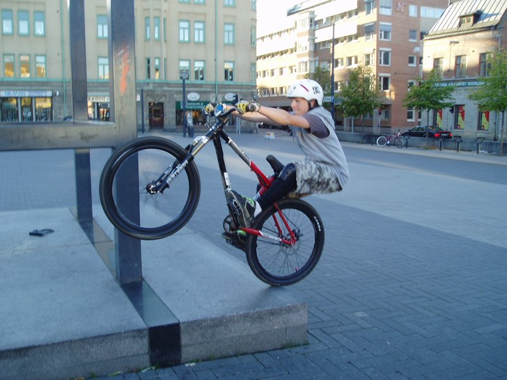 Jag gjör blunt. Foto: Jesper Larsson. Åkare: Gustav Lindberg.