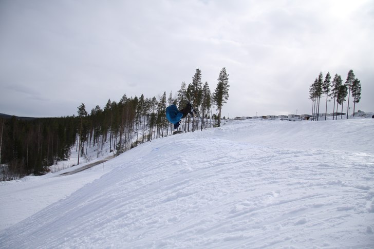 Frontflip. Foto: Peter Hesse. Åkare: Filip Hesse.