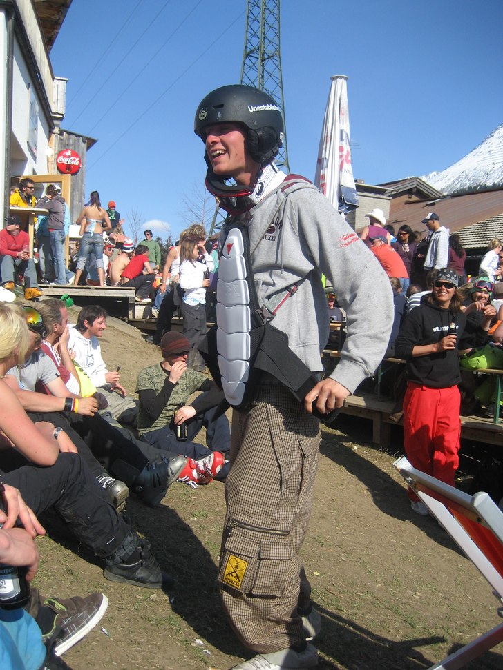 så här blir man efter många afterskis under en . Åkare: gustav.