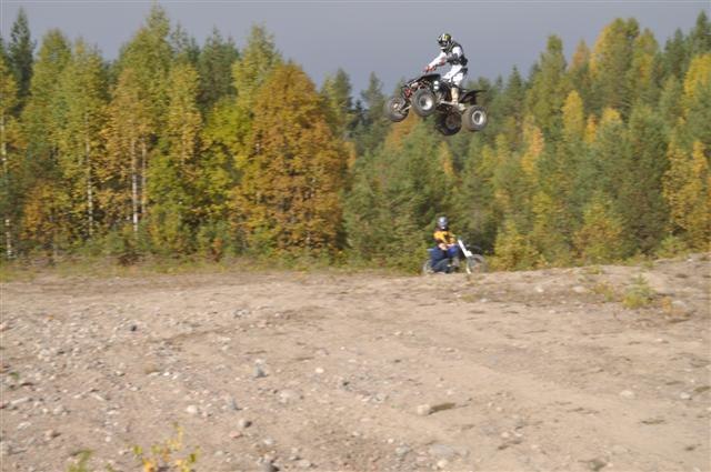 Lite höstkörning i gropen :). Foto: Tomas Havbring. Åkare: Rasmus Havbring.