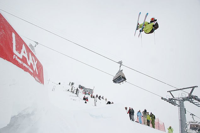 Flat spin 900 japan på european open 07. Foto: Laax kille. Åkare: Oscar Harlaut.