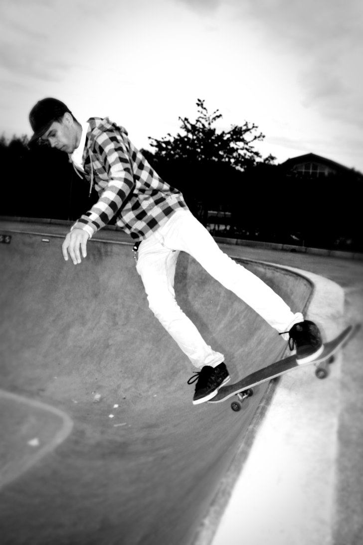 Robin rock'n'roll (eller rock to fakie, . Foto: Joakim Croy. Åkare: Robin Carlsson.