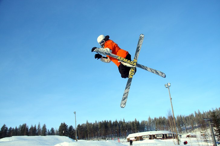 Jag gör en switch 720 rev blunt utan stavar.. Foto: Ronald Lahti. Åkare: David Tornéus.