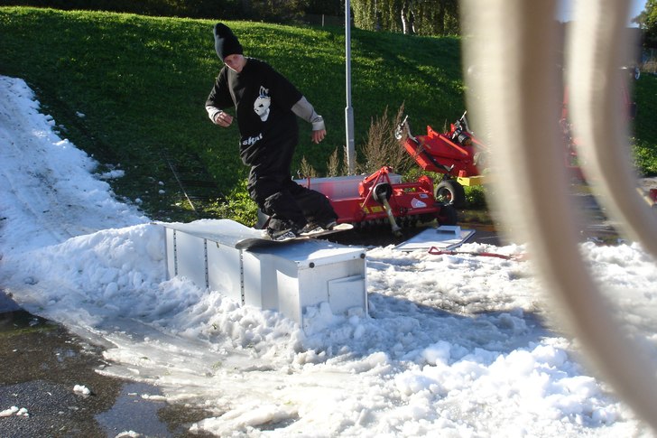 Jonte på torkskåpet.. Foto: Erik Lindhe. Åkare: Jonathan Lindhe.