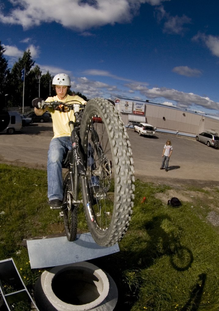 Abobaka pÃ¥ elskÃ¥p. Foto: Johan WennerstrÃ¶m. Åkare: Jens NystrÃ¶m.