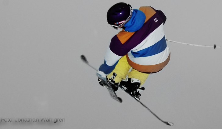 Simon Smith, Uppsala slopestyle. Foto: Jonathan Wahlgren. Åkare: Simon Smith.