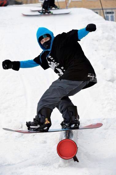 en bs Tailslide. Foto: Nils Gyllbäck. Åkare: Jakob Dahlberg.