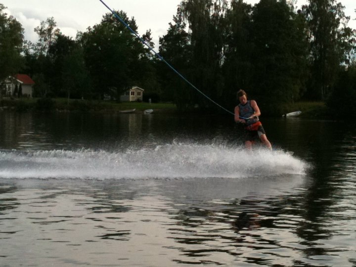 lite wake. Åkare: tee2.