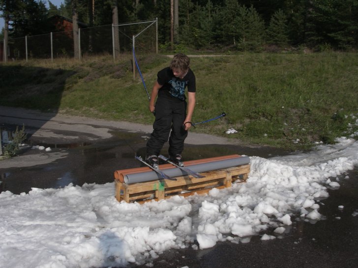 Medans andra körde hockey och fotboll så åkte v. Åkare: Hampe.