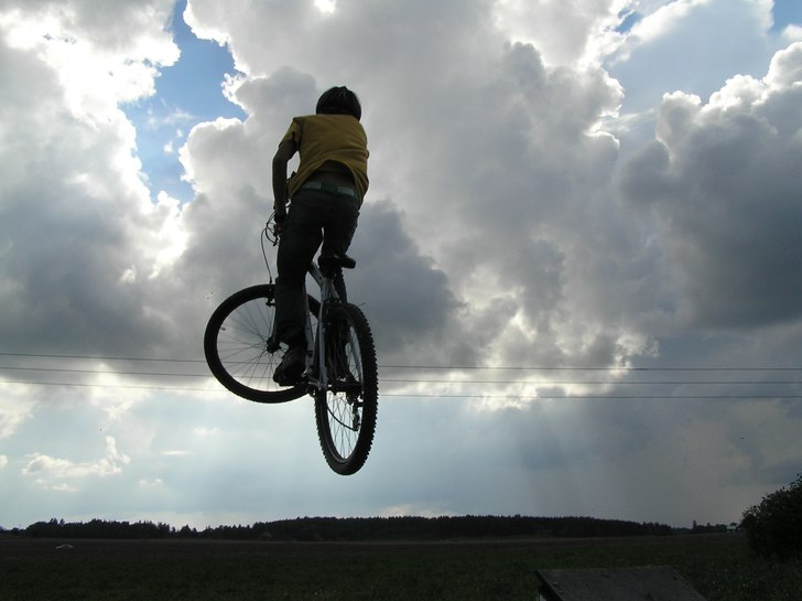 Foto: Oskar Larsson. Åkare: Emil Larsson.