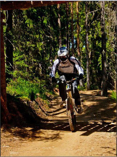 Foto: Okänd. Åkare: Christoffer Nilsson.