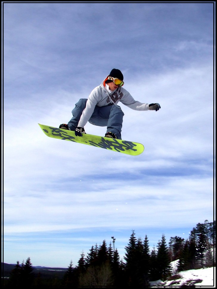 Frontside 720 i vårvädret.. Foto: julius Aspman. Åkare: Jonathan Helin.