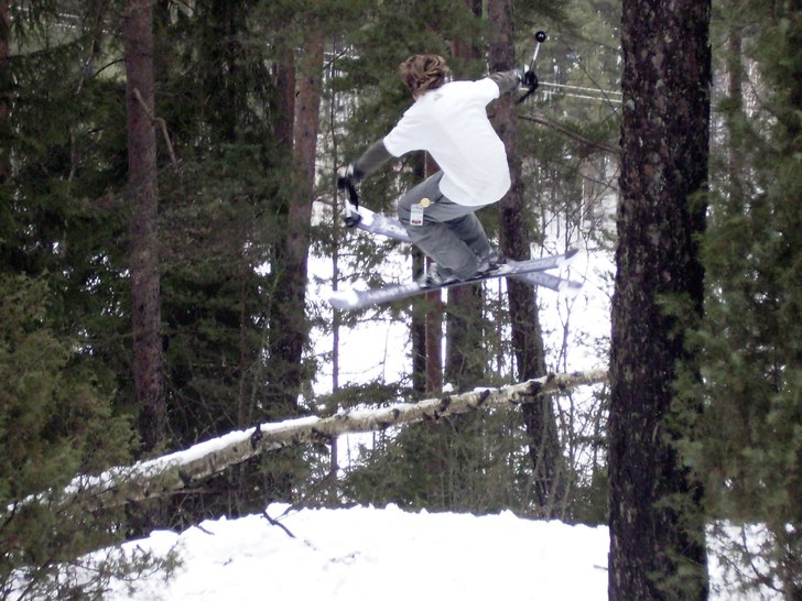 En 180 över ett fält träd vintern -07. Foto: Markus Öhman. Åkare: Kristoffer Wikberg.