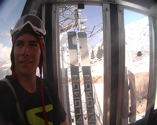 NICE väder med kompisarna i Engelberg. Foto: Joonas Wikberg. Åkare: Christoffer Aldell.