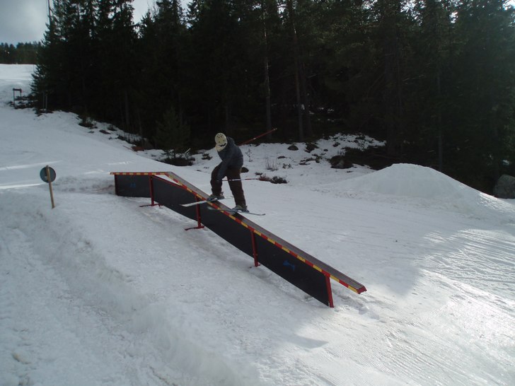 En hajking tur på långfredagen: Eric kör en swi. Foto: Joar Lundberg. Åkare: Eric Wedrén.