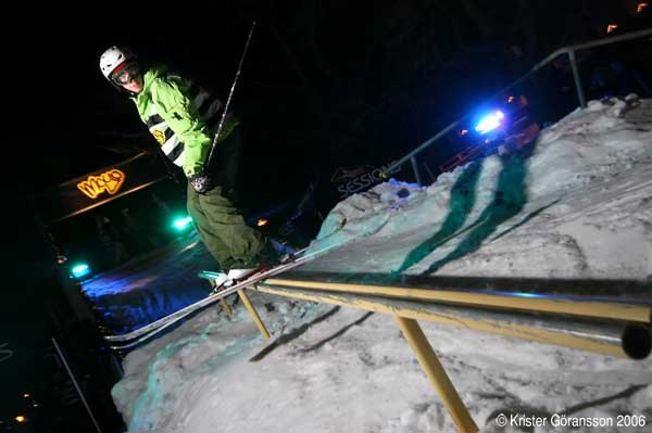 Ett av railsen under moyo rail jam 06/07. Foto: Krister Göransson. Åkare: Kristoffer HEdlöf.