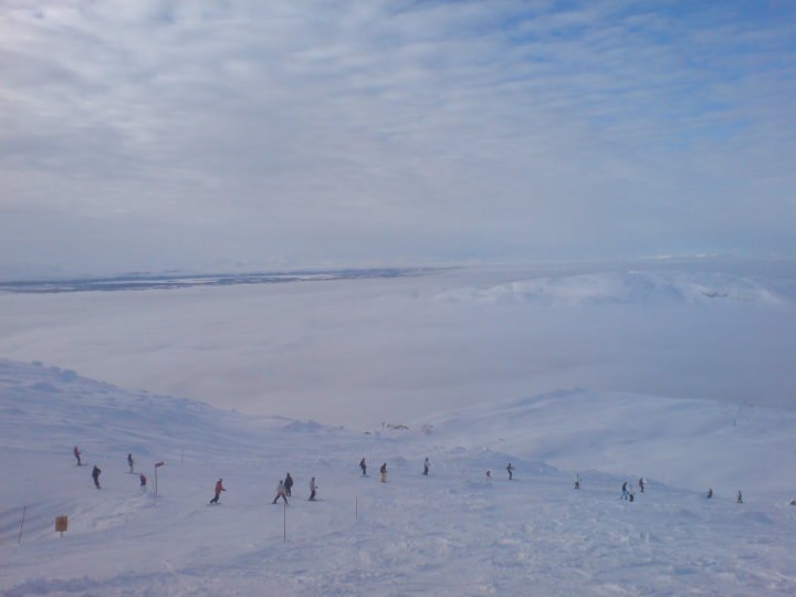 Alltid lika vacket å vara ovanför molnen!. Foto: Jag.