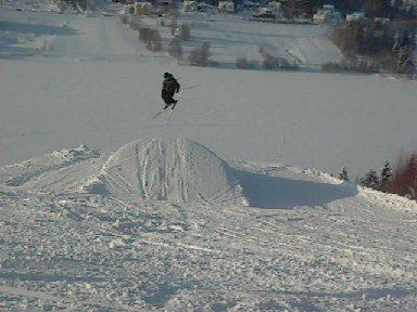 jag hoppar i lilla.. Foto: Emil svensson. Åkare: Mårten andersson.