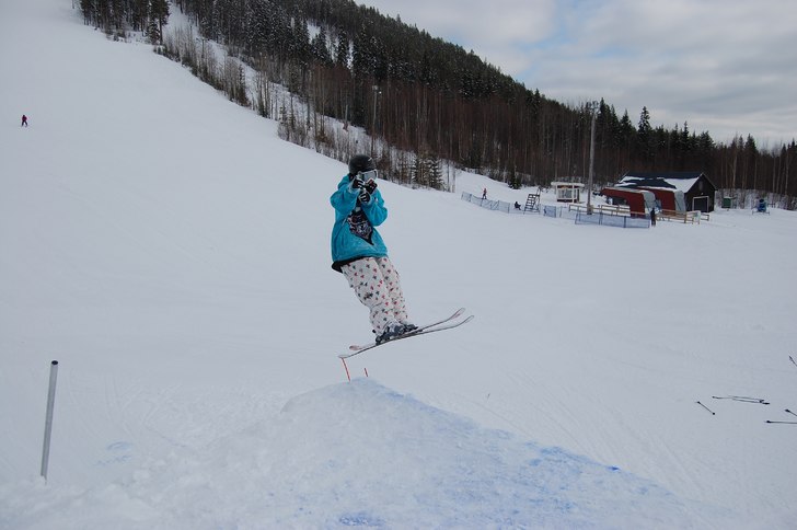 skön kille i skidbacken. Foto: Oscar Landström.