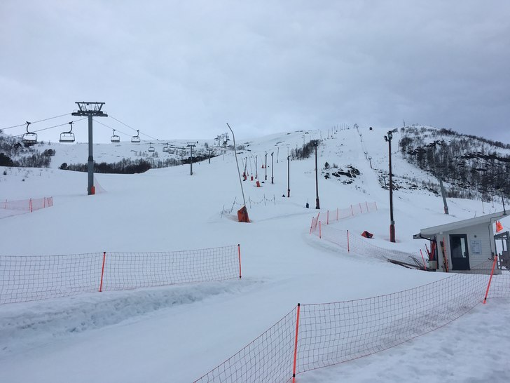 Mandag 03 April
+5 grader og opphaldsvær
Vi kjø.