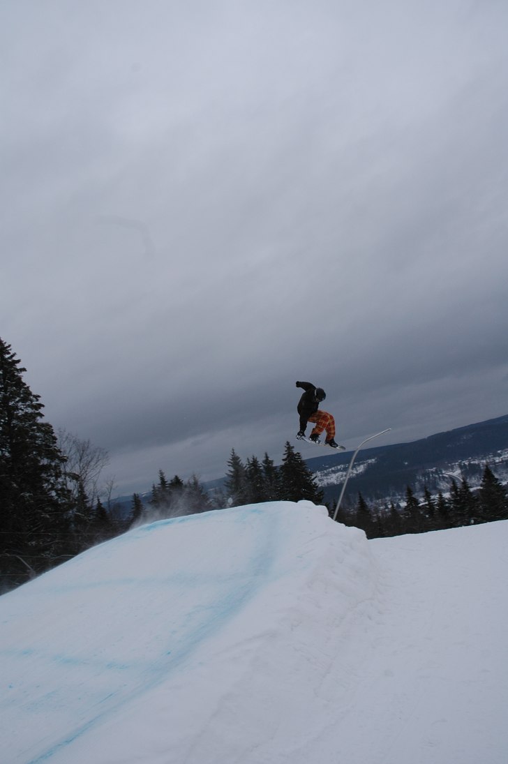 jag som är i rotation på en fs 360 nosegrab.. Foto: sebastian westerlund. Åkare: isak granholm (jag).