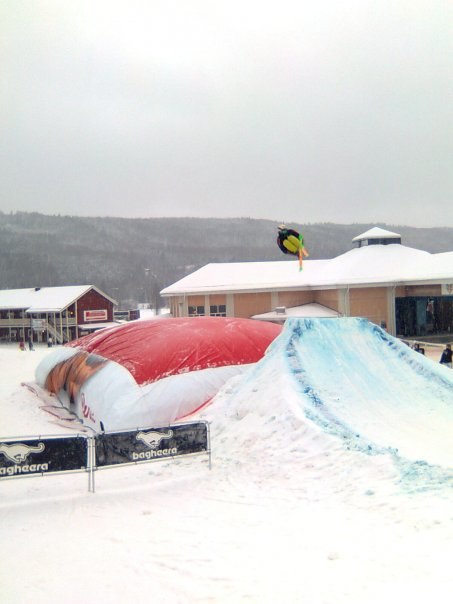 Testar bigairbag med bio 5. Foto: björn andren. Åkare: Hampus welander.
