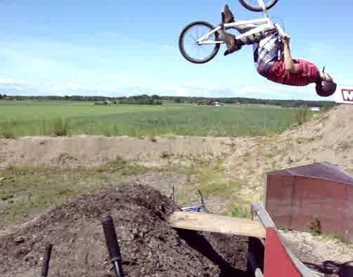backflip. Foto: oscar mill. Åkare: markus danzer.
