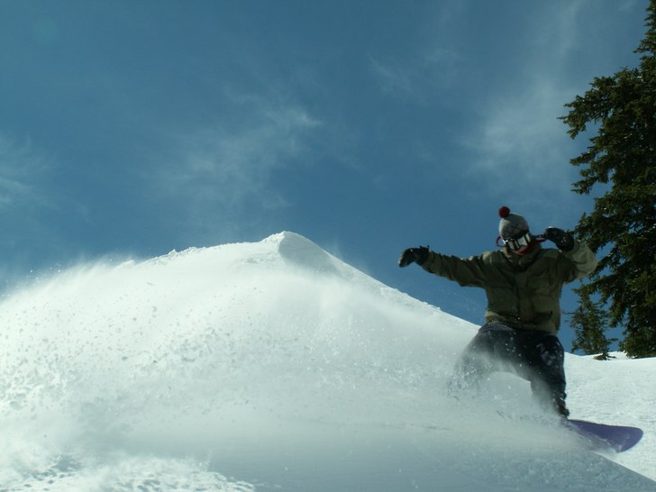 Slidar en snödriva.... Foto: Fredrik Josefsson. Åkare: Filip Eriksson.