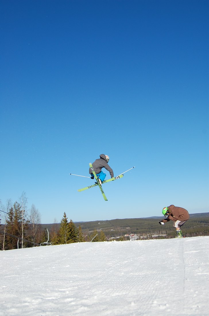 gör en sw 720. 
ae filmar. Foto: axel fältström. Åkare: erik andersson.