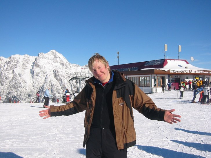 Varmt i solen.... Foto: Lena Karlsson. Åkare: Niklaz Karlsson.