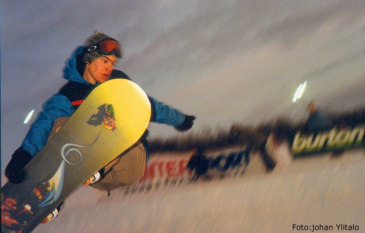 Halfpipe i Luossabacken ,Kiruna 1996. Foto: Johan Ylitalo. Åkare: Joel Hagström.