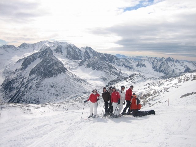 Foto: nån dansk tror ja. Åkare: ja i vitt, och sen polarna som var med i österrike =).