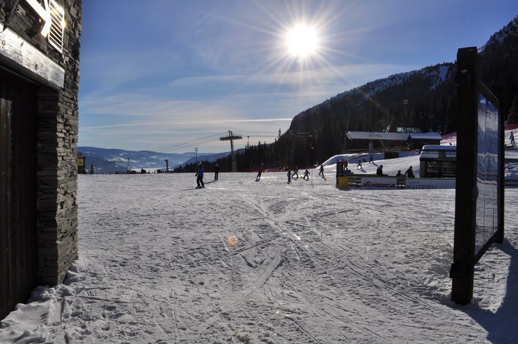 Påskestemning og vinterføre
Strålende sol. -14 .
