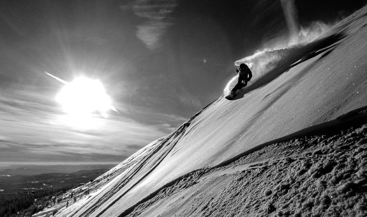 Lite nysnö i Trysil bredvid experten.
