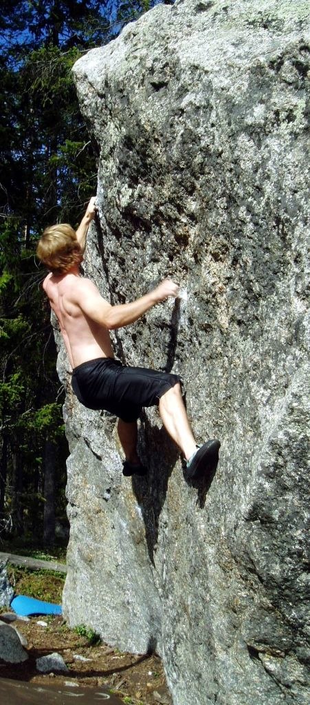 Jörgen tar Snatch 6A som en dans.. Foto: Johan Vall. Åkare: Jörgen Johansson.
