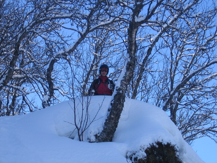 Erra laddar för ett grymt dropp, undrar hur det g. Foto: Peder Johansson. Åkare: Magnus "erra" Eriksson.