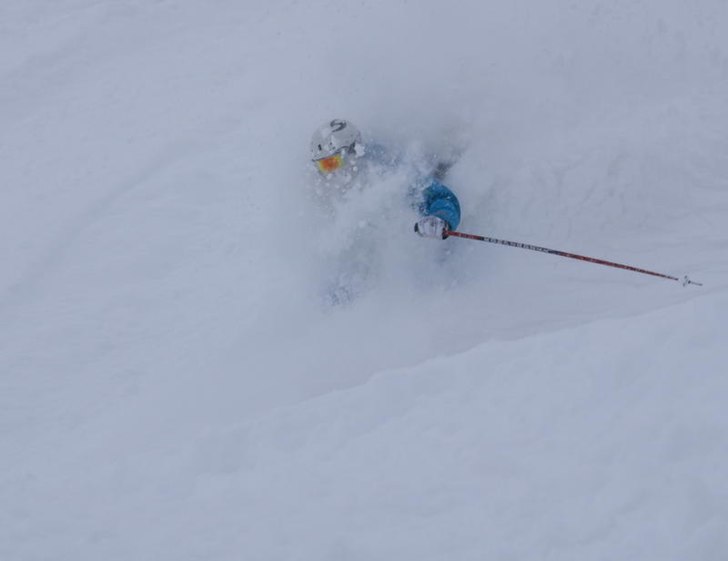 Deep deep pow :). Foto: Olav Øvstebø. Åkare: Hans Magne Helland.