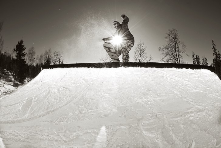 Per Nord går upp och står på q.p-röret.. Foto: Adam Klingeteg. Åkare: Per Nord.