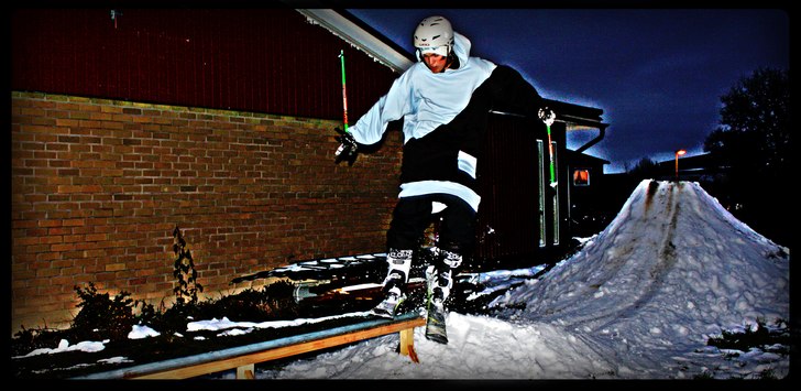 Mitt egna rail som jag försöker köra på. Foto: Pappa. Åkare: Filip Ehrenståhle.