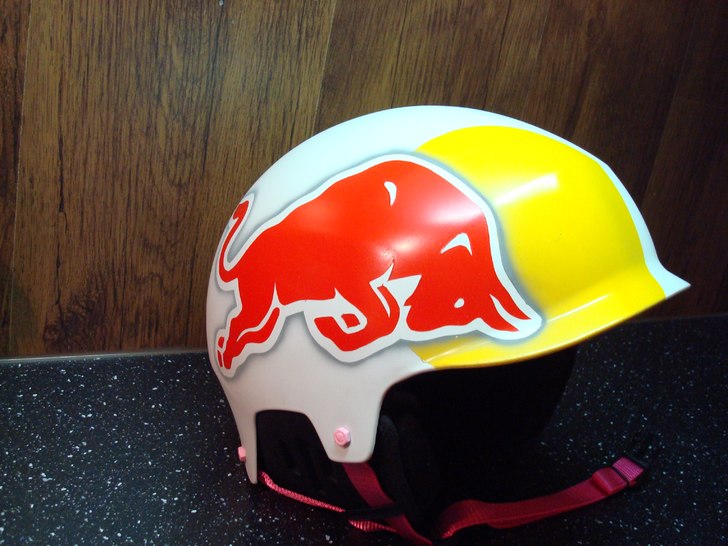 Min nya Red Bull Hjälm :). Foto: Jag.