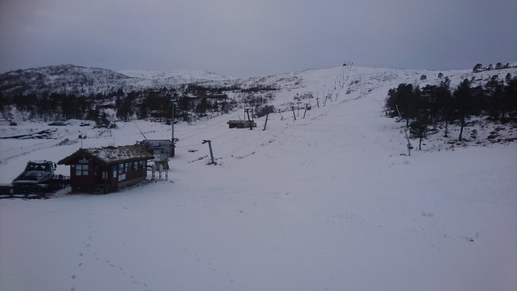 20 cm snø
Etter Urd sine herjingar ligg det rundt.