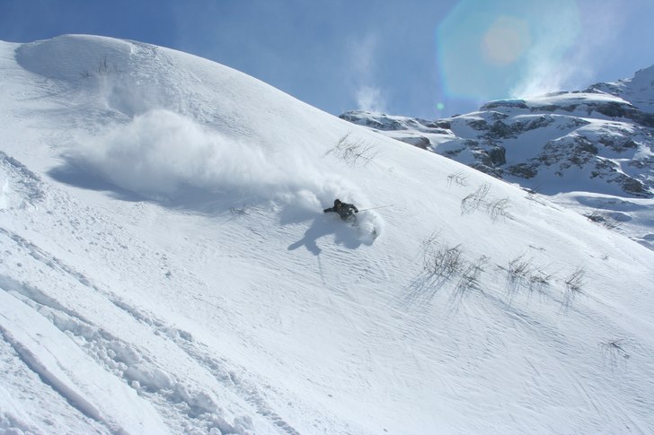 Härligt mjuksurfade i Engelberg!. Foto: Henrik. Åkare: Petter.