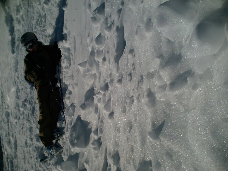 Här va det jäkligt brant asså=). Foto: John. Åkare: Christian Smith.