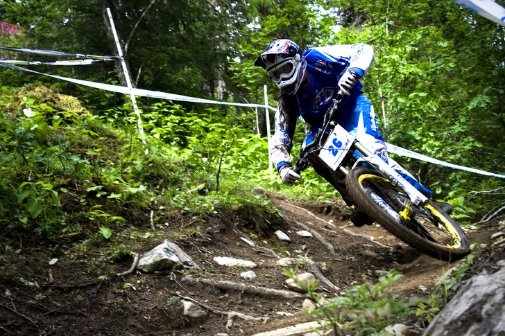 Tog liften upp och gick ner brevid Downhillbacken . Foto: Benjamin Johansson. Åkare: Tim Hammar.
